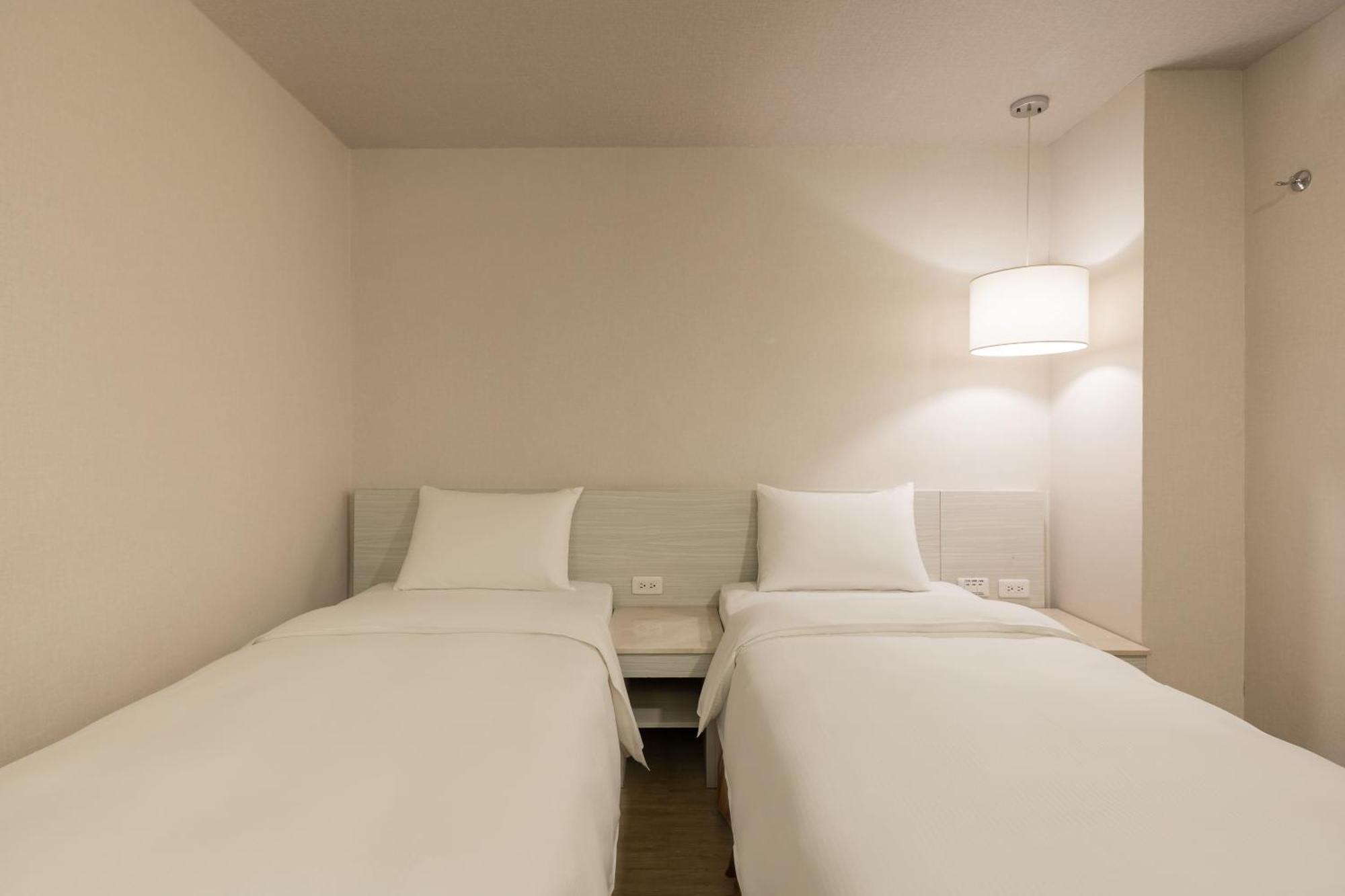 Kindness Hotel - Houyi Jiuru Kaohsiung Zimmer foto